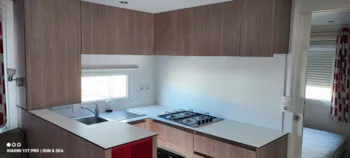 Mietunterkunft - C11 Mobilheim 3 Schlafzimmer - Klimaanlage + Tv -  Sun & Sea - Camping Le Bosc