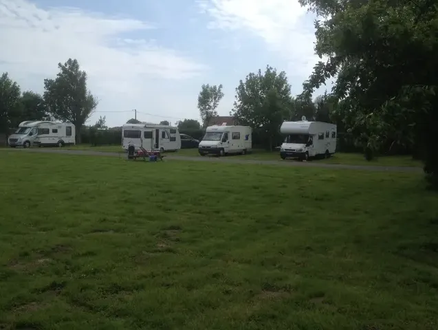 Kampeerplaats(en) - Standplaats Camper - Camping La Ferme Des Saules