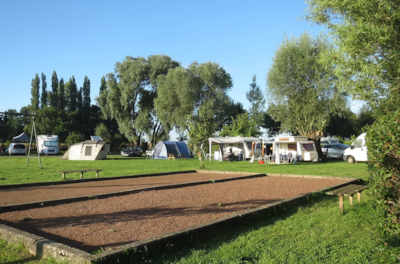Pitch + caravan
