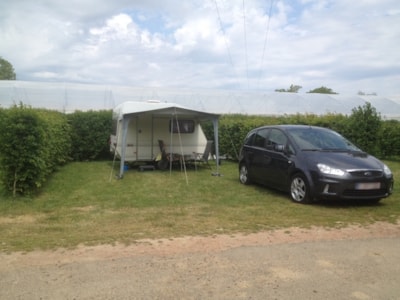 Pitch + caravan