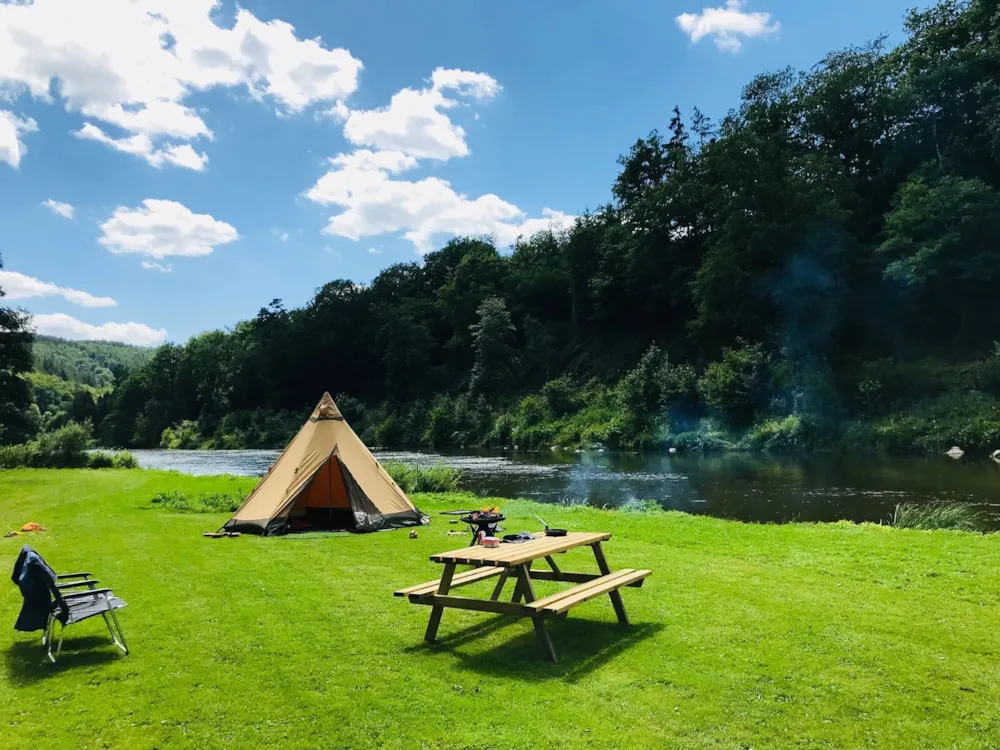 Pitch - Comfort Camping Pitch - Huttopia Vallée de la Semois