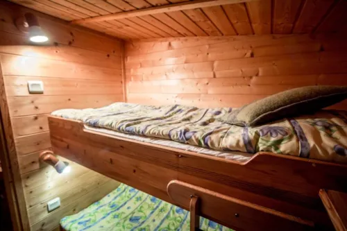 Location - Gamme Découverte - Chalet Beaufortain 29M² 2 Chambres + Terrasse 12M²+- - image n°8 - Camping Les Lanchettes