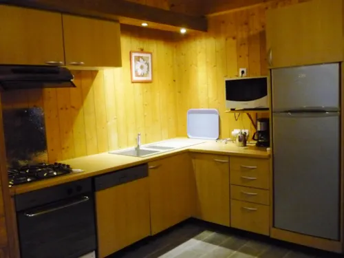 Huuraccommodatie(s) - Gamme Authentique - Chalet Chamois 45M² 3 Kamers + Terras 19M² - image n°5 - Camping Les Lanchettes
