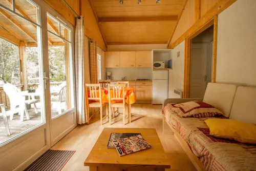 Location - Gamme Découverte - Chalet Bellecote 35M² 2 Chambres + Terrasse 12M² - image n°3 - Camping Les Lanchettes