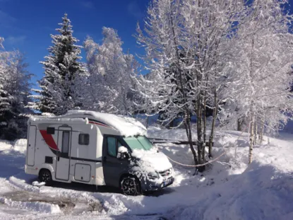 Piazzola Confort (Tenda, Roulotte, Camper / 1 Auto / Elettricità 10A)