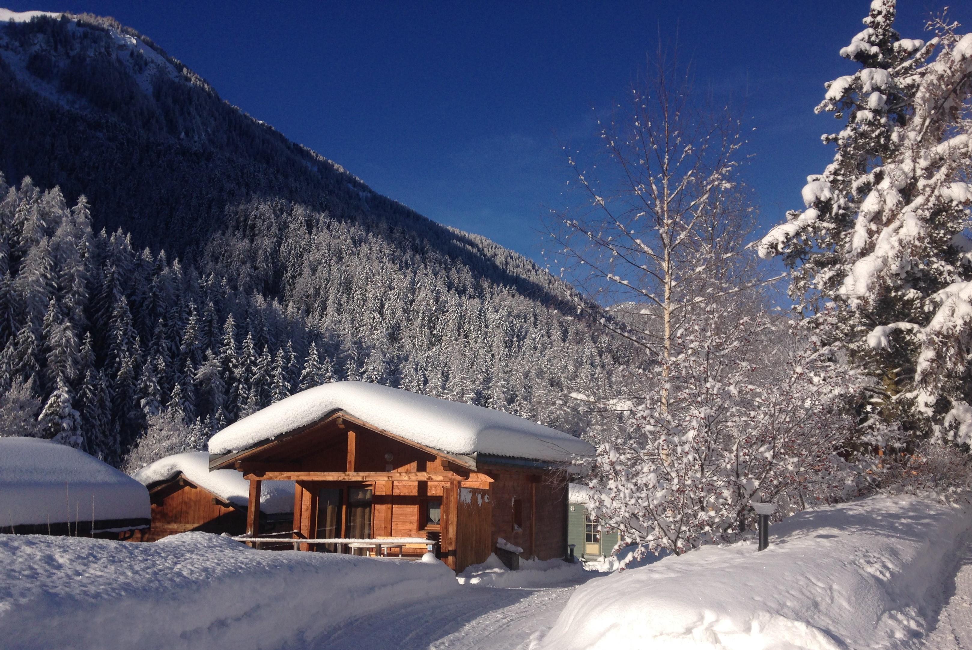Location - Gamme Tradition - Chalet Vanoise 35M² 2 Chambres + Terrasse 15M² - Camping Les Lanchettes