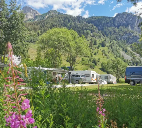 Stellplatz - Stellplatz Confort (1 Zelt, Wohnwagen, Wohnmobil / 1 Auto / Strom 10A) - image n°4 - Camping Les Lanchettes