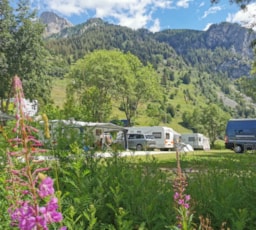 Kampeerplaats(en) - Basisprijs Comfortplaats (1 Tent, Caravan Of Camper / 1 Auto / Elektriciteit 10A) - Camping Les Lanchettes