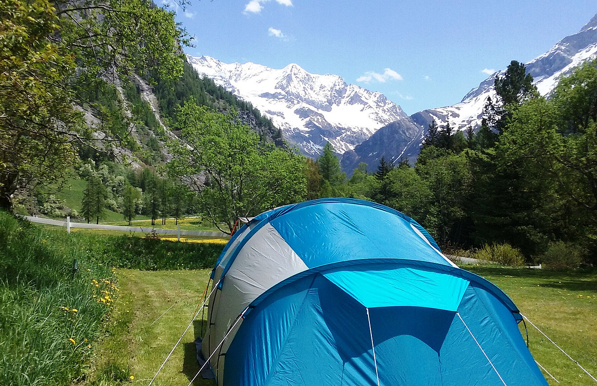Emplacement - Forfait Nature (1 Tente, Caravane Ou Camping-Car / 1 Voiture) - Camping Les Lanchettes