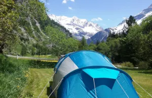  - Basisprijs Natuurplaats (1 tent, caravan of camper / 1 auto) - Camping Les Lanchettes