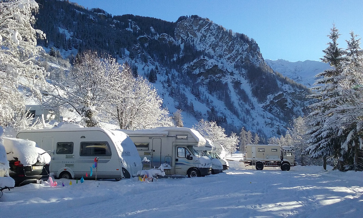 Pitch - Comfort Package (1 Tent, Caravan Or Motorhome / 1 Car / Electricity 16A) - Camping Les Lanchettes