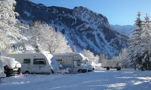 Emplacement - Forfait Confort (1 Tente, Caravane Ou Camping-Car / 1 Voiture / Électricité 16A) - image n°2 - Camping Les Lanchettes