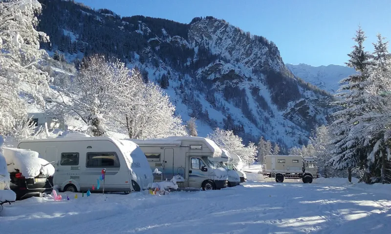 Forfait Confort (1 Tente, Caravane Ou Camping-Car / 1 Voiture / Électricité 16A)
