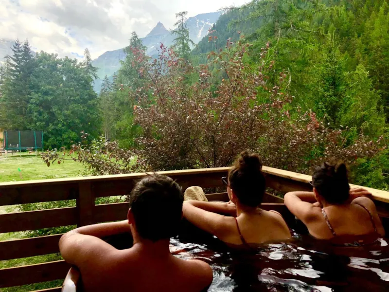 Gamme Chrystal - Chalet Hermine 24 M² 1 Chambre + Terrasse Semi-Couverte 12M² Avec Bain Nordique