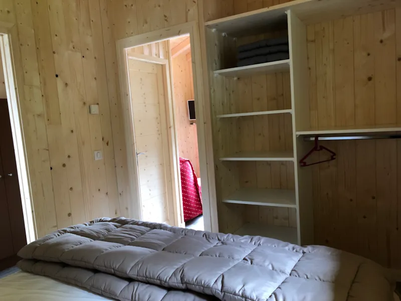 Gamme Chrystal - Chalet Hermine 24 M² 1 Chambre + Terrasse Semi-Couverte 12M² Avec Bain Nordique