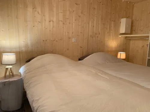 Accommodation - Gamme Chrystal - Chalet Ulysse 54M² 3 Bedrooms + Semi-Covered Terrace 24M² With Nordic Bath - image n°7 - Camping Les Lanchettes