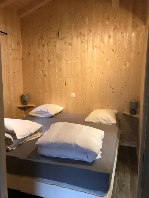 Accommodation - Gamme Chrystal - Chalet Ulysse 54M² 3 Bedrooms + Semi-Covered Terrace 24M² With Nordic Bath - image n°8 - Camping Les Lanchettes