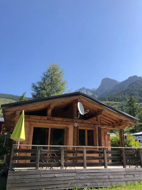 Huuraccommodatie(s) - Gamme Authentique - Chalet Chamois 45M² 3 Kamers + Terras 19M² - image n°1 - Camping Les Lanchettes