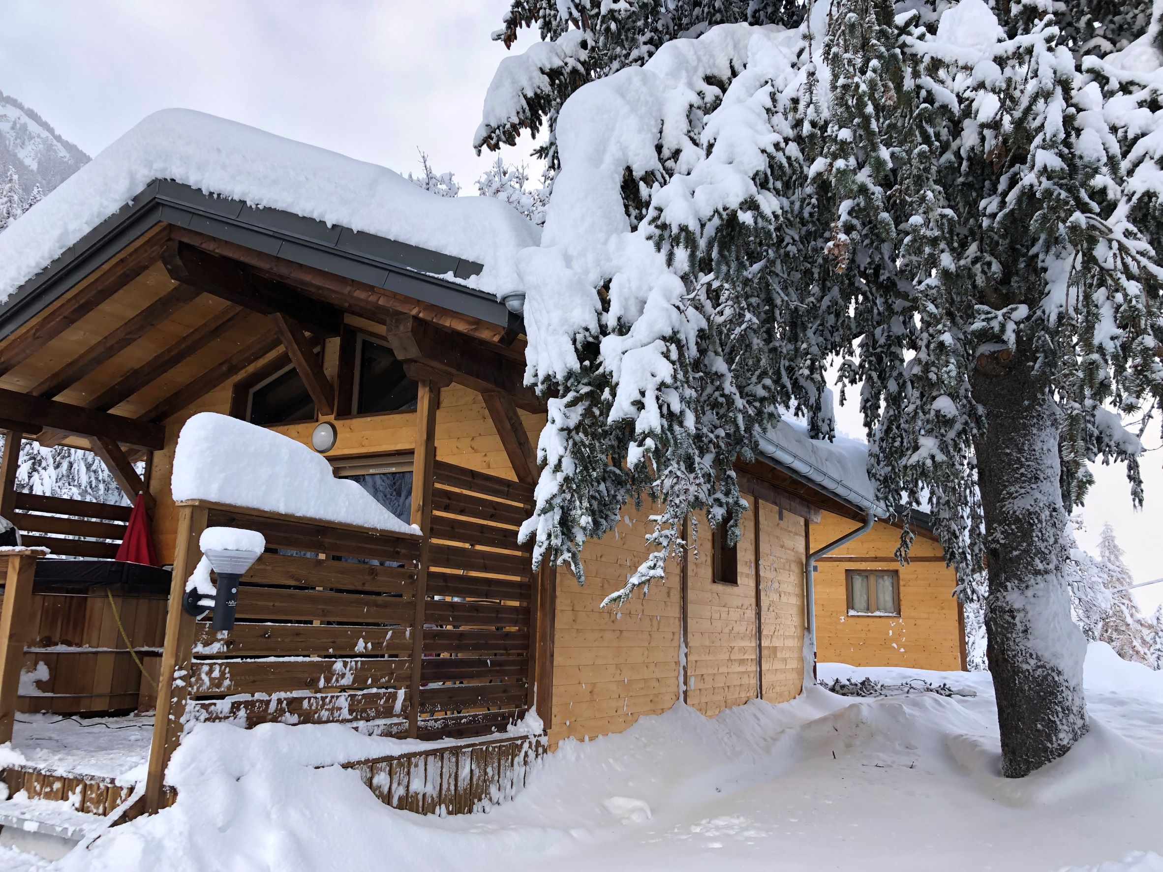 Gamme Chrystal - Chalet Hermine 24 m² 1 bedroom + semi-covered terrace 12m² with Nordic bath