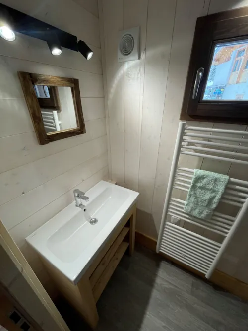 Accommodation - Gamme Chrystal - Chalet Kailloux 54M² 3 Bedrooms + Terrace 30M² - image n°5 - Camping Les Lanchettes
