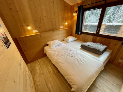 Accommodation - Gamme Chrystal - Chalet Kailloux 54M² 3 Bedrooms + Terrace 30M² - image n°7 - Camping Les Lanchettes