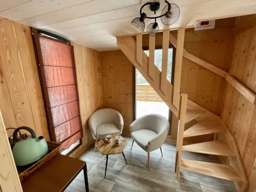 Location - Gamme Chrystal - Chalet Le Nid 20 M² - 1 Chambre, Coin Salon, Salle De Bain - Terrasse 15 M² - image n°4 - Camping Les Lanchettes