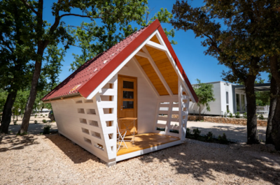 Glamping hut
