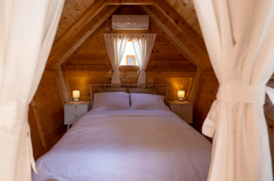 Glamping hut