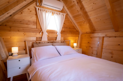 Glamping hut
