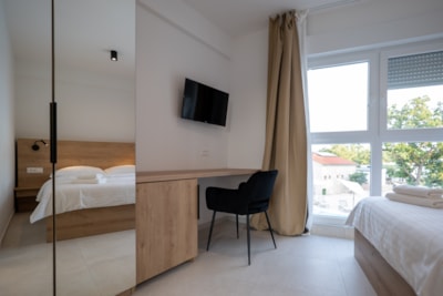 Double bedroom and bathroom