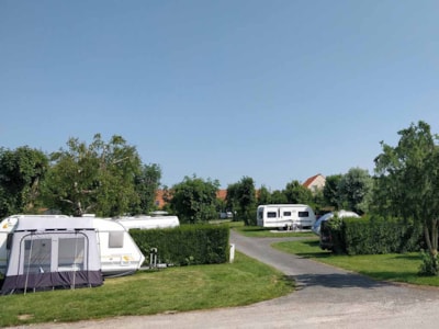 Nature Package (1 tent, caravan or motor home / 1 car) electricity and showers included