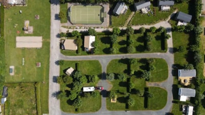Nature Package (1 tent, caravan or motor home / 1 car) electricity and showers included