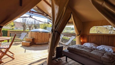 Glamping PILOTIS XXL - 55m² - 2 bedrooms (optional jacuzzi)