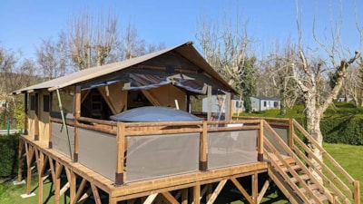 Glamping PILOTIS XXL - 55m² - 2 bedrooms (optional jacuzzi)