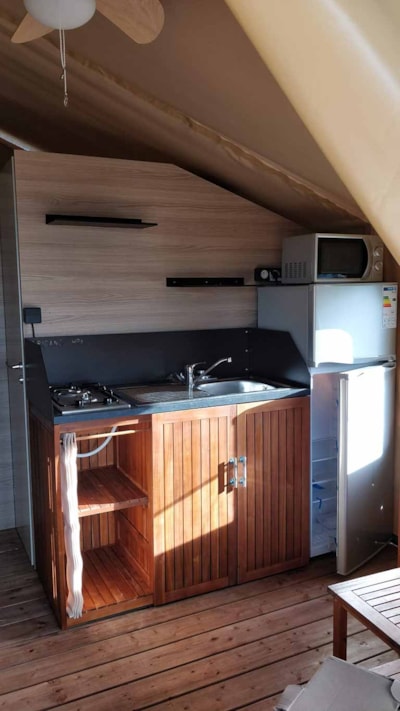 Glamping PILOTIS XXL - 55m² - 2 bedrooms (optional jacuzzi)