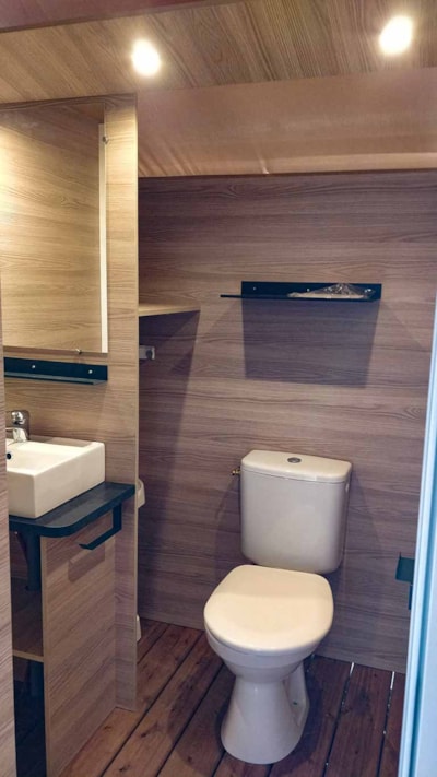 Glamping PILOTIS XXL - 55m² - 2 bedrooms (optional jacuzzi)