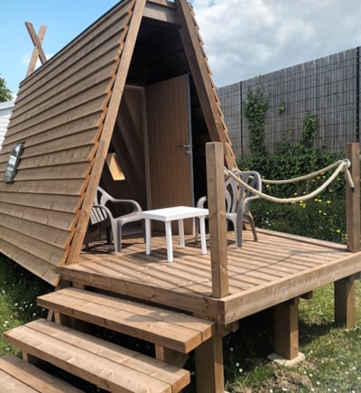 Wooden cabin — 1