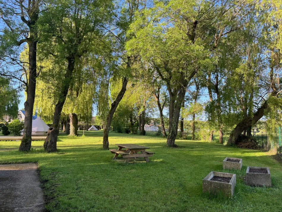 Camping Les Saules De Cormery