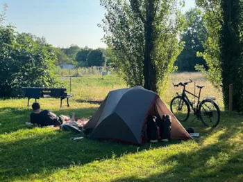 Emplacement - Emplacement 70M² (Tente, Vélo, Moto) - Camping Les Saules De Cormery
