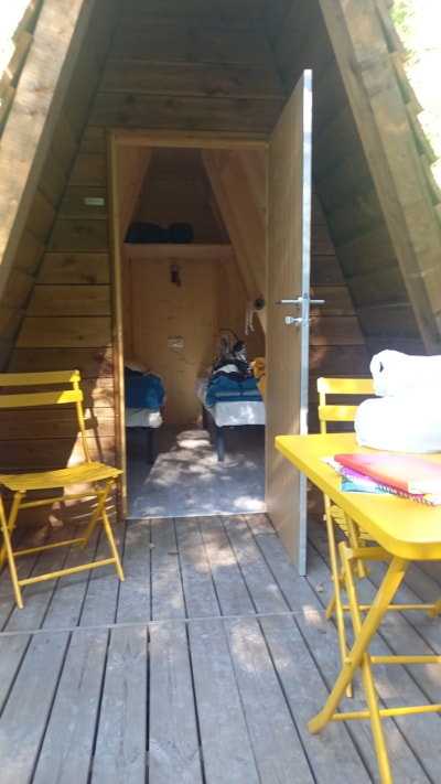 Cabadienne 7,5m² - 1 bedroom - Terrace - no bathroom -