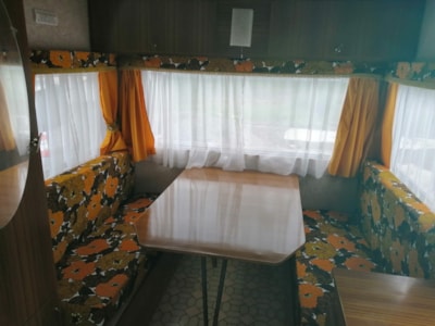 Vintage caravan 7,5m² - 1 bedroom - Terrace - no bathroom -