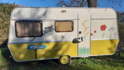 Vintage caravan 12m² - 1 bedroom - Terrace - no bathroom -