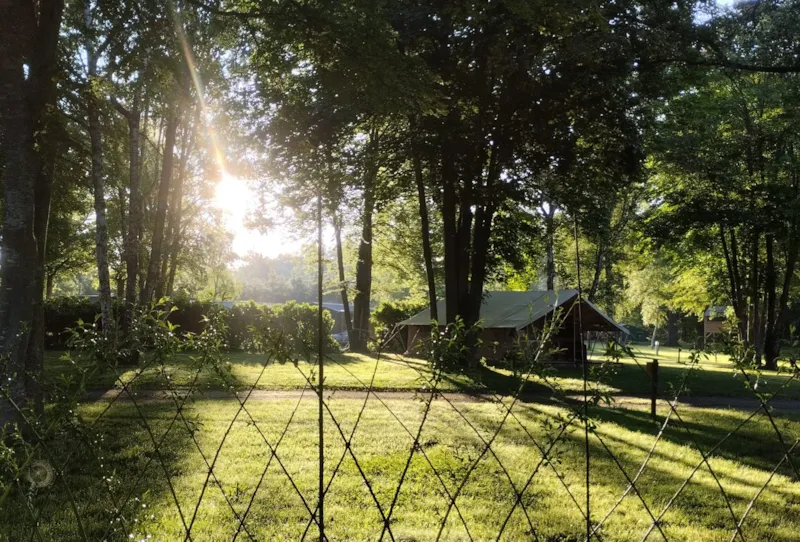 Emplacement Mobilite Douce - Randonneur, Cycliste, Cavalier En Duo - Sans Véhicule