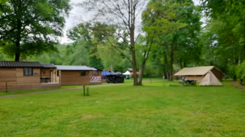 Emplacement Groupe De 7 À 10 Pers. Avec Électricité -