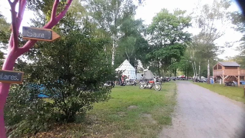 Emplacement Groupe De 7 À 10 Pers. Avec Électricité -