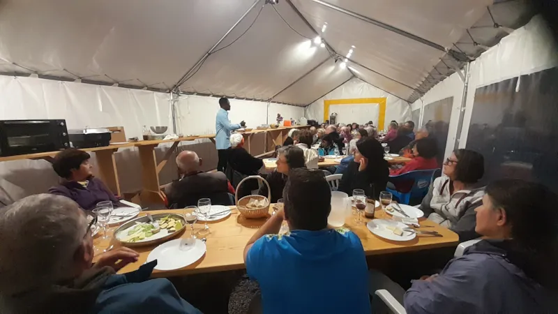 Emplacement Groupe De 7 À 10 Pers. Avec Électricité -