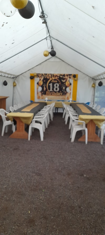 "Comfort" pitch for a group (one 14-bed marabout tent + one barnum tent) -