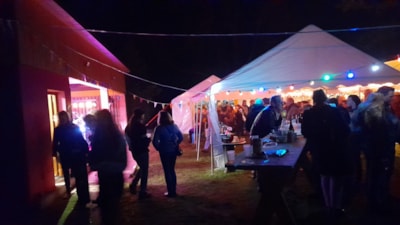 "Comfort" pitch for a group (one 14-bed marabout tent + one barnum tent) -