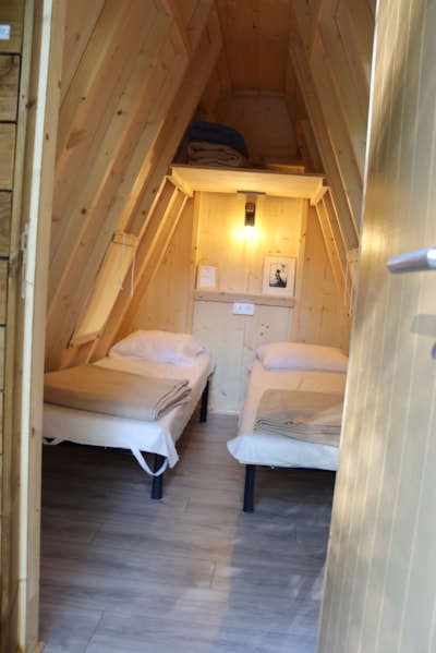 Cabadienne 7,5m² - 1 bedroom - Terrace - no bathroom -