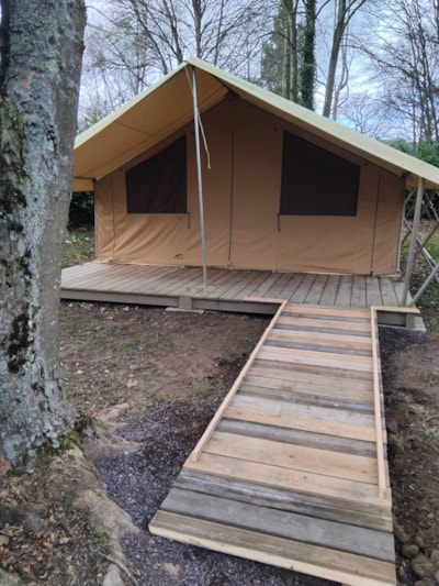 Lodge tent 25m² - 2 bedrooms - 10m² Terrace - no bathroom -